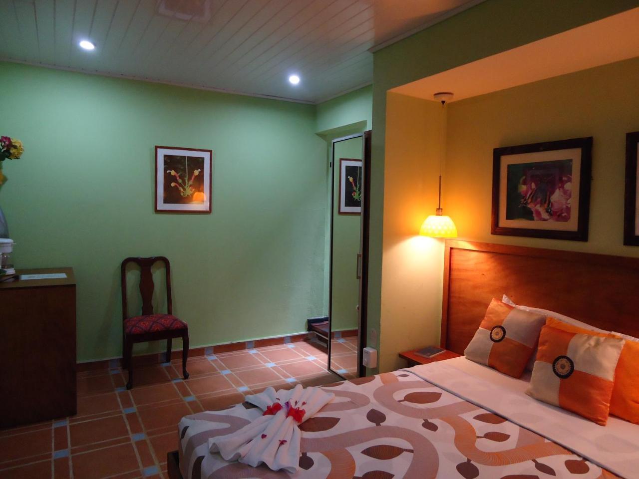 Hotel Mandarina Quepos Eksteriør billede