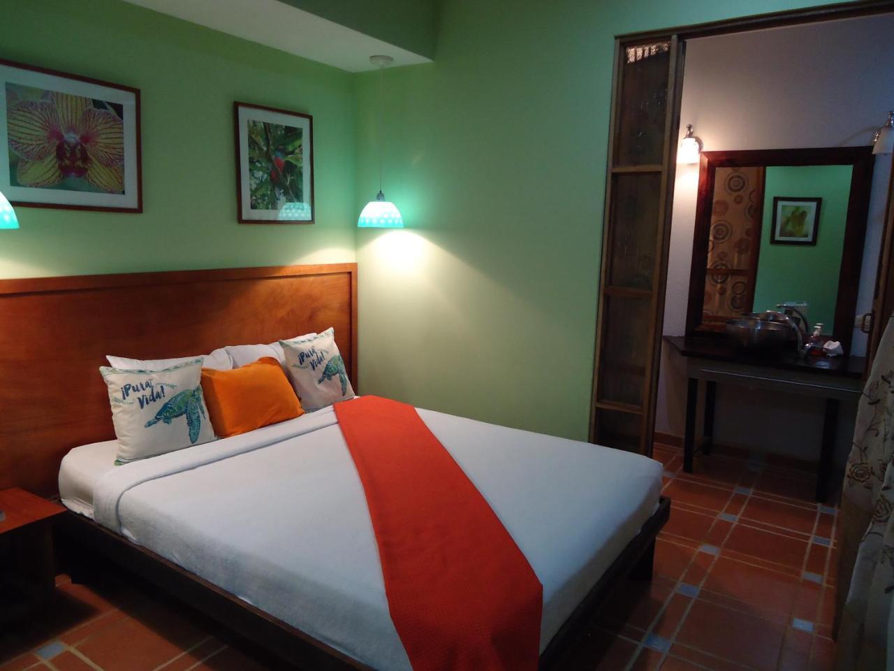 Hotel Mandarina Quepos Eksteriør billede