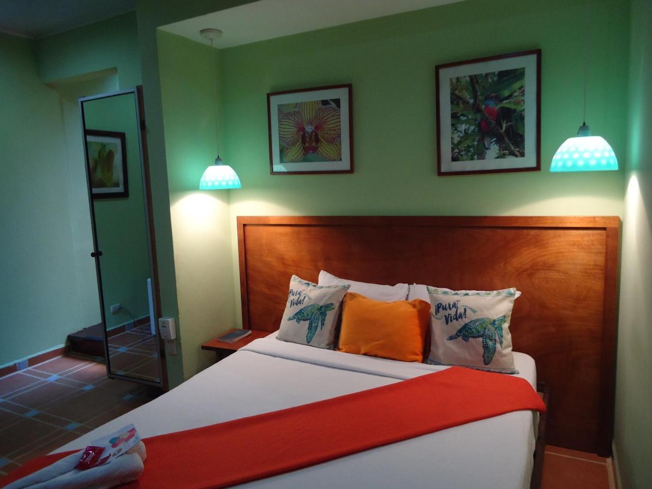 Hotel Mandarina Quepos Eksteriør billede